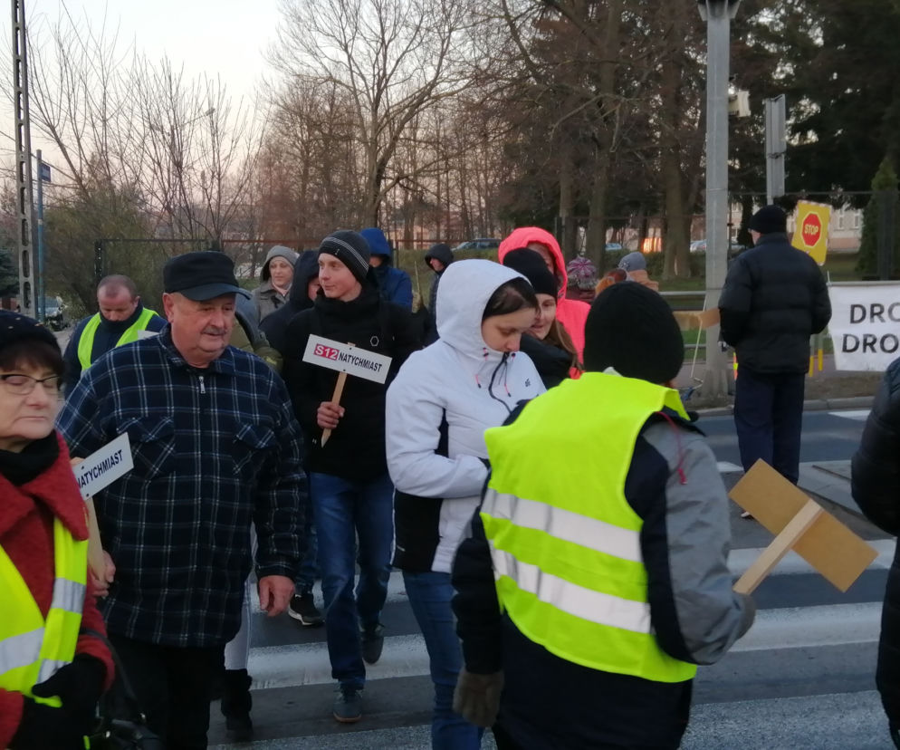 Od 30 lat walczą o poprawę bezpieczeństwa! W Sulejowie kolejna blokada drogi