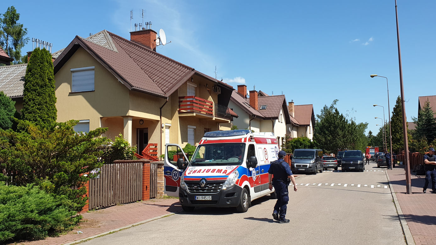 Desperat zabarykadował się w domu