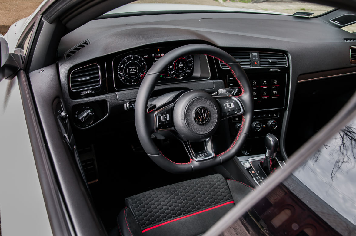 Volkswagen Golf 2.0 TSI GTI Performance 245 KM