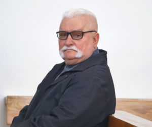 Lech Wałęsa zmienił wizerunek. Wygląda jak słynny gwiazdor muzyki