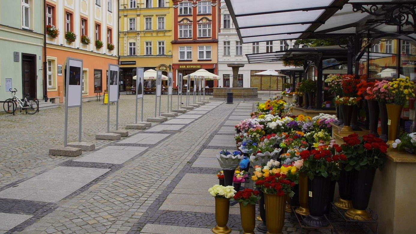 Najpiękniejsze miasteczko na Dolnym Śląsku. AI: "Klimat godny małej Pragi"