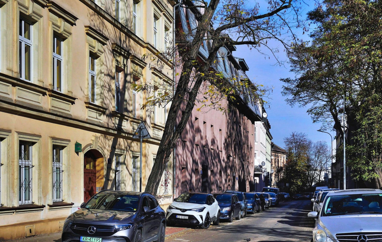 Kiedyś to było wolne miasto królewskie, teraz jest częścią Krakowa. Prawa miejskie traciło dwa razy