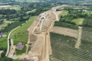 Wydrążą kolejnych 8 km nowej trasy w Beskidach. Gigantyczne tarcze już jadą na miejsce