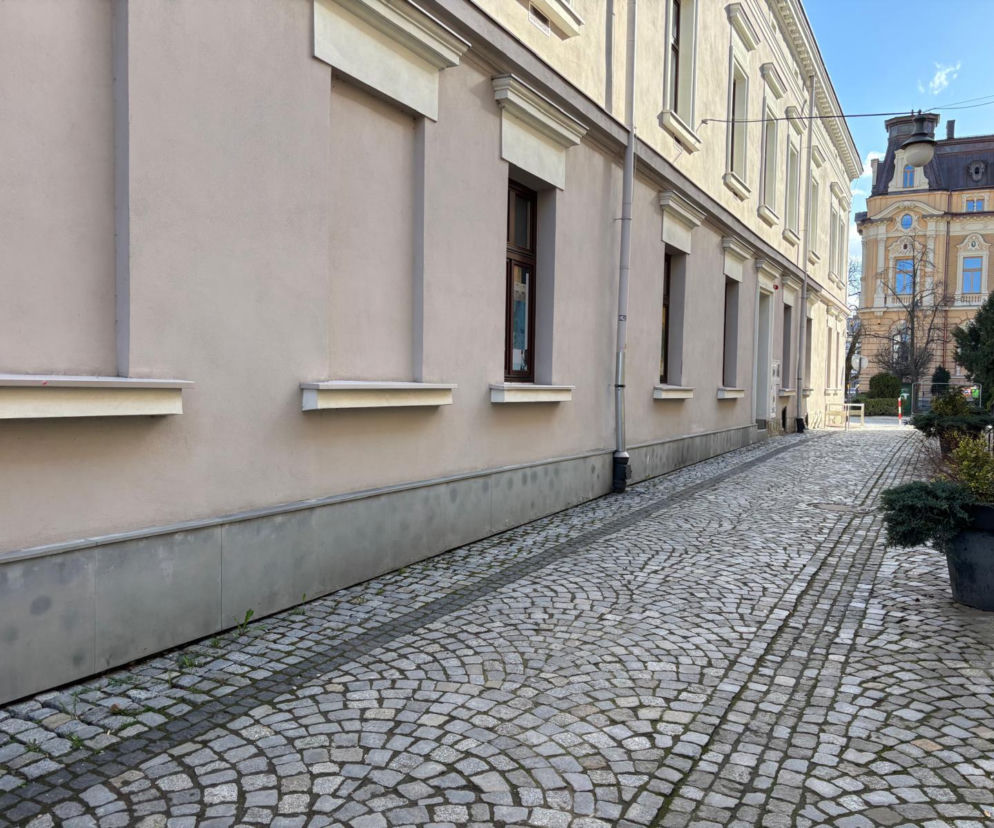 Kolejowy zakątek pojawi się na ul. Piastowskiej. Nad nim zawisną kolorowe wagony