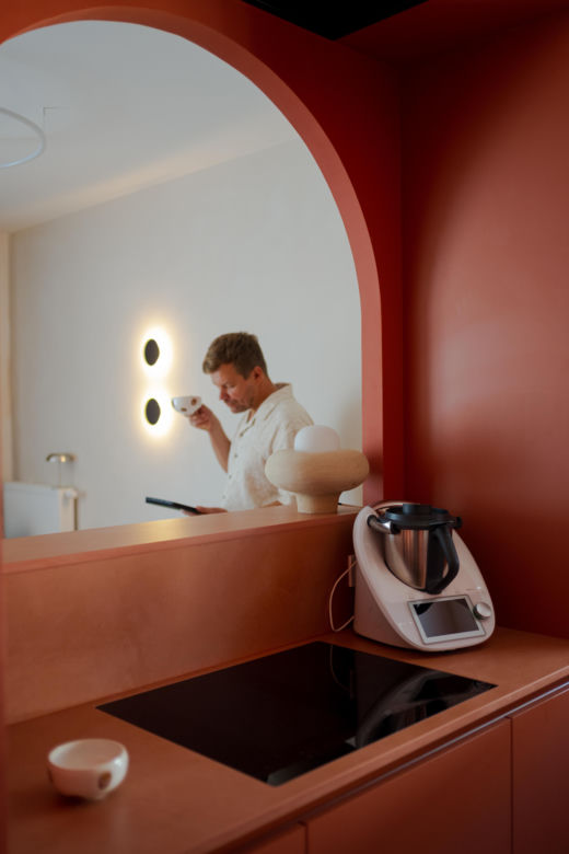 Nail Polish Inspired Interior: Hybryda mieszkania i studia fotograficznego na 63 metrach