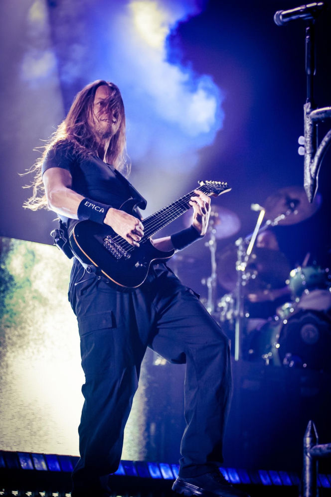 Misternie zaplanowane wizualne widowisko – Epica, Amaranthe i Charlotte Wessels zagrali w Warszawie [RELACJA]