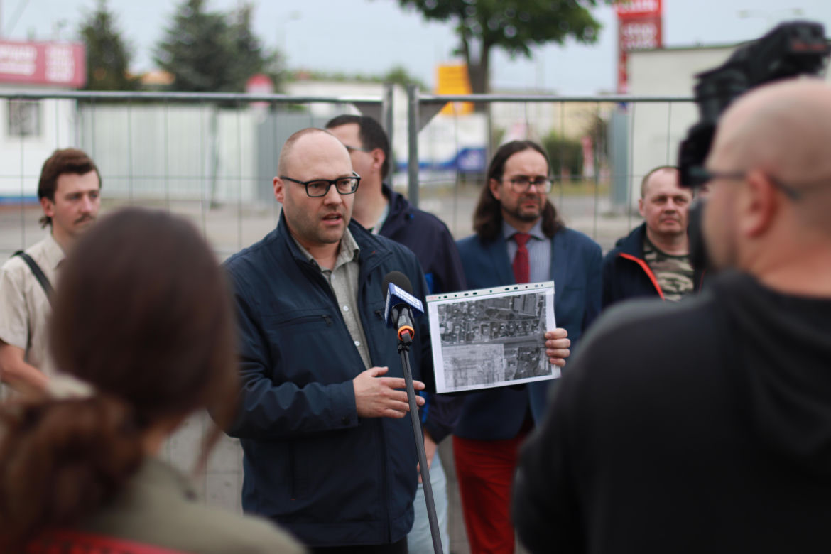 W Bydgoszczy droga do salonu ze sportowymi niemieckimi samochodami ma prowadzić przez dawny cmentarz ewangelicki. „Wciąż spoczywają na nim szczątki dawnych mieszkańców okolicy”