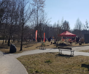 Inny Wymiar Morsowania. Tym razem boso w parku [ZDJĘCIA]