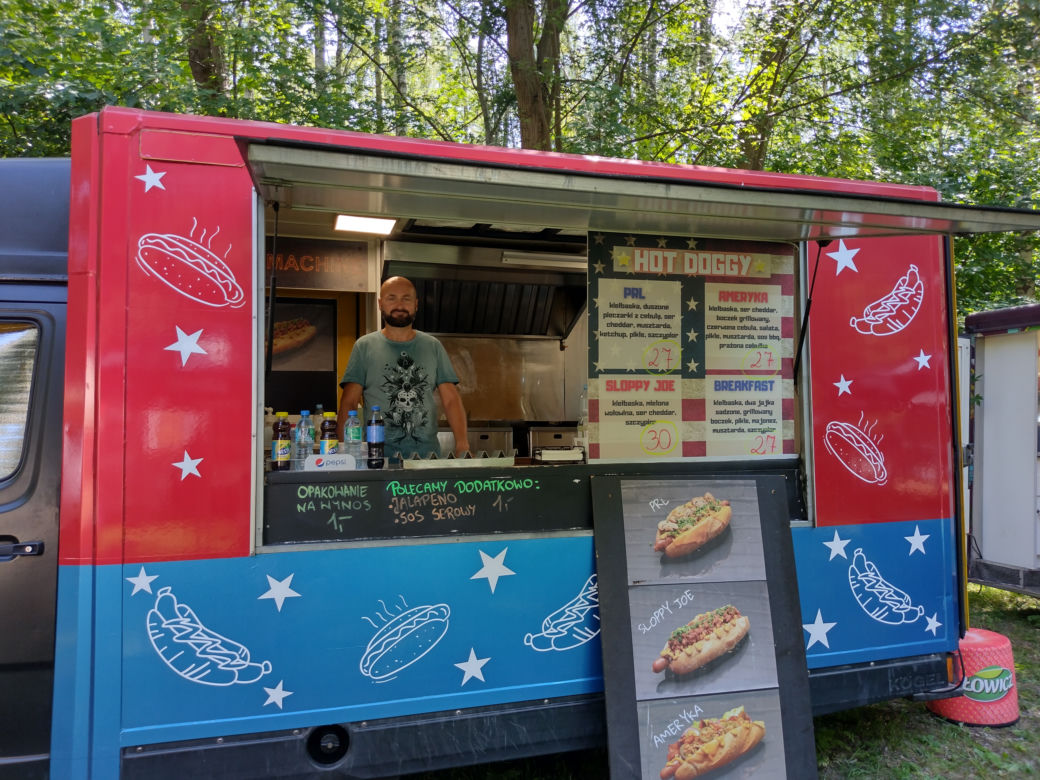 Trwa Festiwal Smaków Food Trucków w Olsztynie. Co dobrego można zjeść? [ZDJĘCIA]
