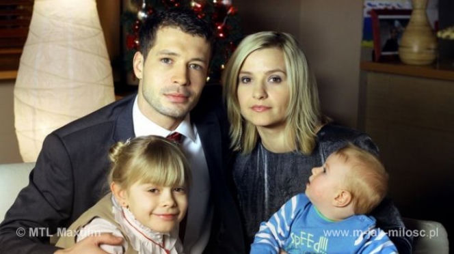 M jak miłość. Zosia (Julia Wróblewska), Małgosia (Joanna Koroniewska), Tomek (Andrzej Młynarczyk), Wojtuś (Franciszek Korzeniewski)
