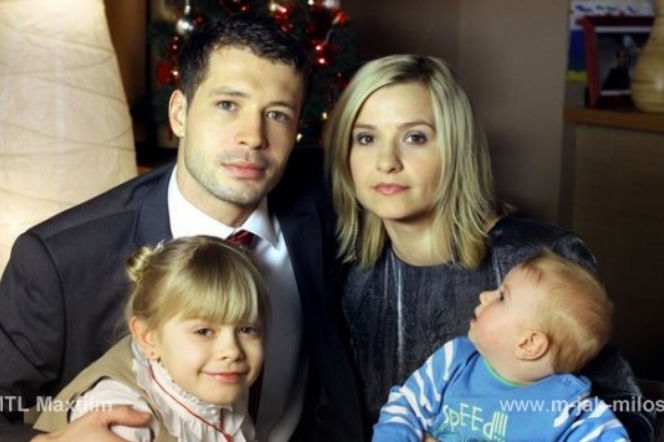 M jak miłość. Zosia (Julia Wróblewska), Małgosia (Joanna Koroniewska), Tomek (Andrzej Młynarczyk), Wojtuś (Franciszek Korzeniewski)