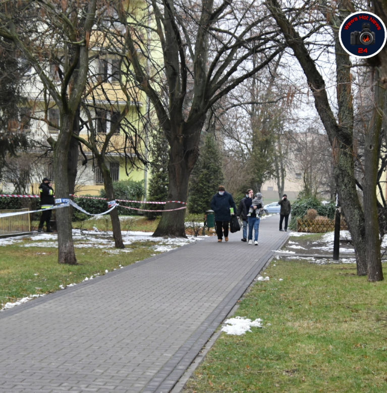 Ewakuacja bloku. Mogą wybuchnąć granaty!