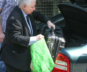 Prezes ruszył na wakacje