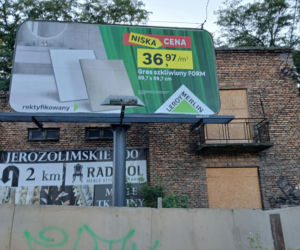 Pustostan przy Ryżowej 80 w Warszawie