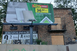 Pustostan przy Ryżowej 80 w Warszawie