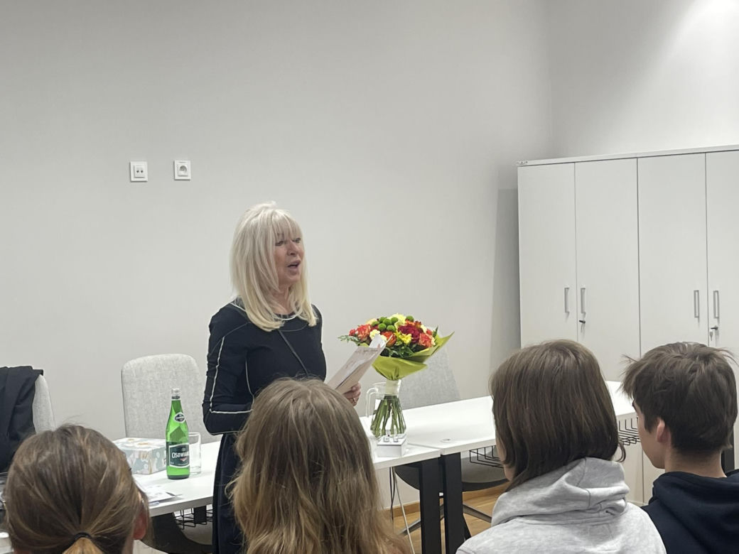 Sędzia Anna Maria Wesołowska spotkała się z młodzieżą. Opowiedziała co pomoże uniknąć zagrożeń w przyszłości