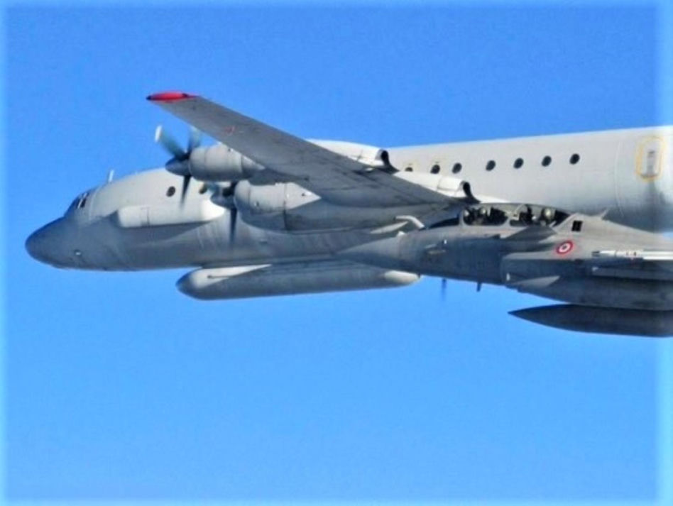 Rosyjski Ił-20M i francuski Rafale
