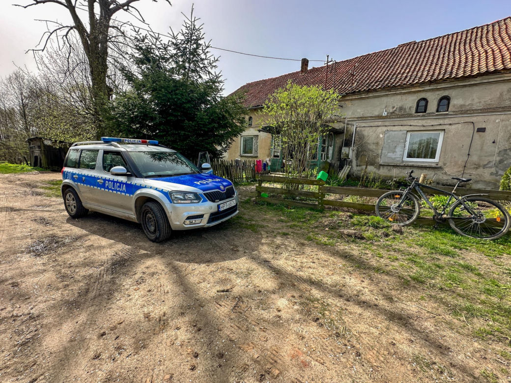 Pies zjadł narzędzie przestępstwa? Policja szuka kości, którą żona zraniła męża