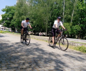 STALOWA WOLA. Miejcie się na baczności. Mundurowi na rowerach i quadach wyruszyli w miasto