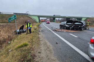Dramatyczny wypadek na Mazowszu. 18-letni kierowca BMW w szpitalu