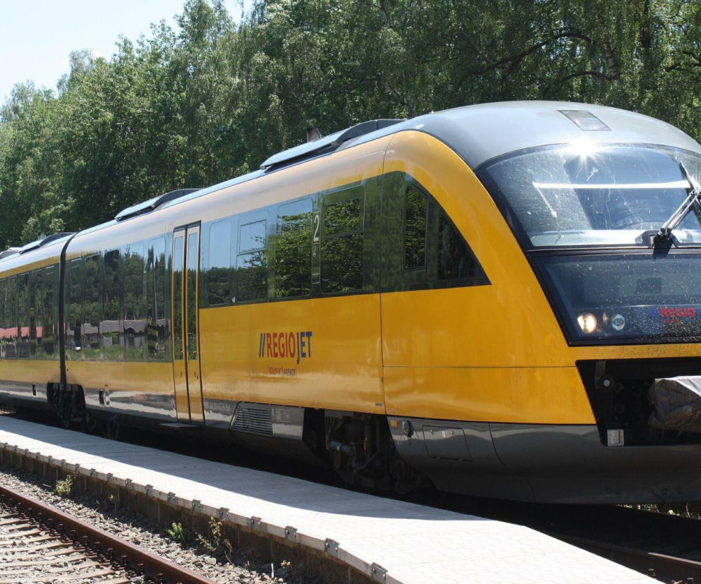 Czeski RegioJet wjeżdża na polskie tory. Nowe połączenia ruszyły, ale w cieniu sporu z UTK i PKP
