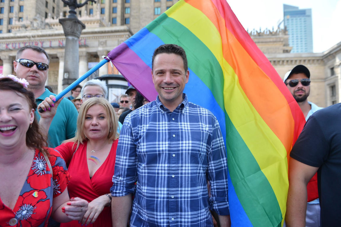 Oni nie odstępowali Trzaskowskiego na krok. Prezydent z ochroną