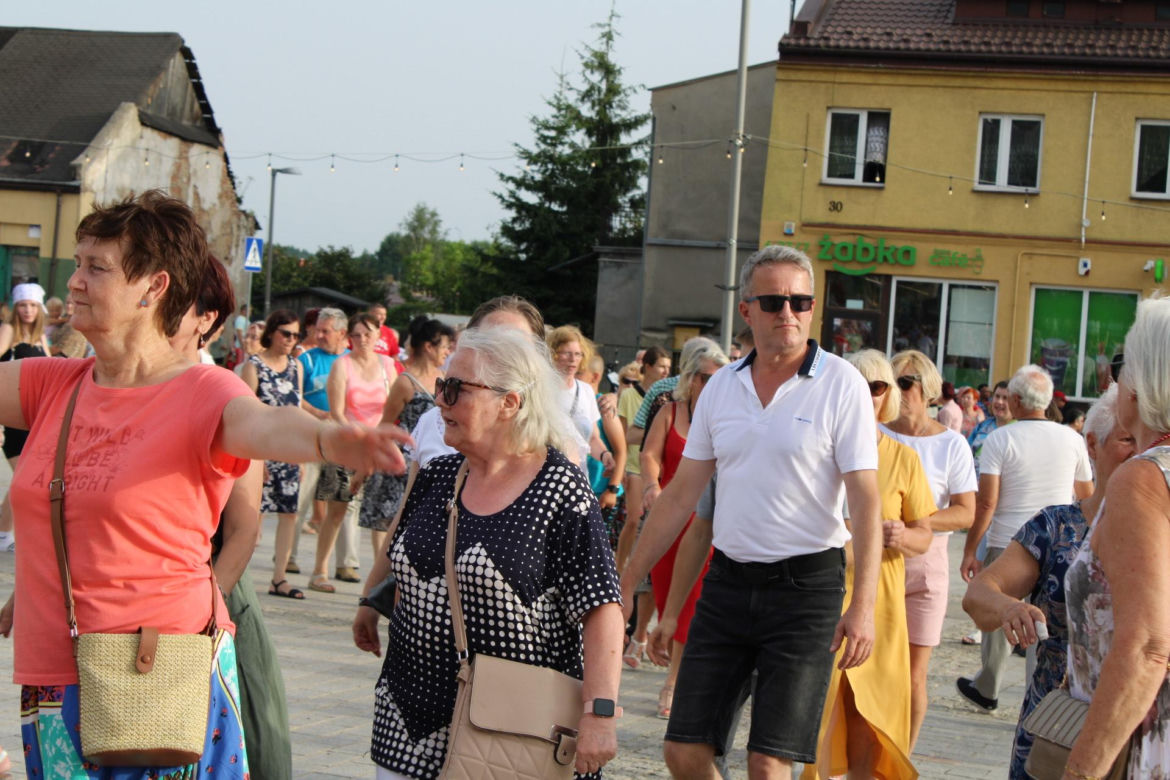POTAŃCÓWKA NA RYNKU. Tak bawią się mieszkańcy Starachowic 06.2024