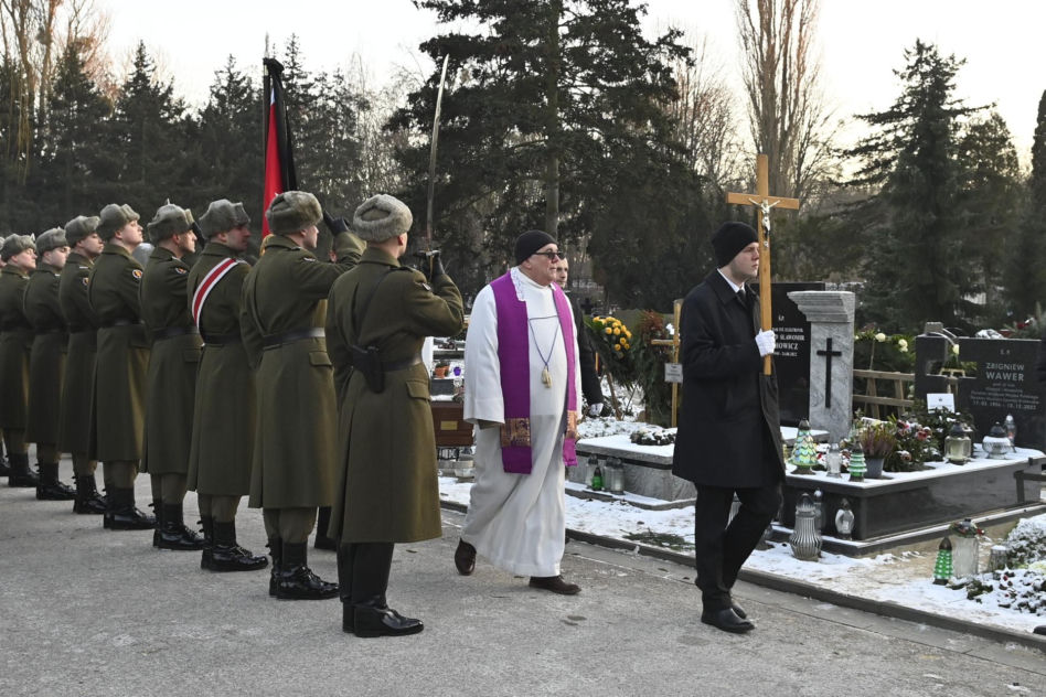 Janusz Michałowski na pogrzebie żony
