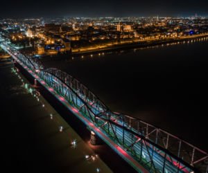 Nowy stary most im. Piłsudskiego w Toruniu. Nocna sceneria zachwyca