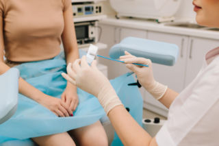 NFZ zmienia profilaktykę raka szyjki macicy. Ten test zastąpi klasyczną cytologię
