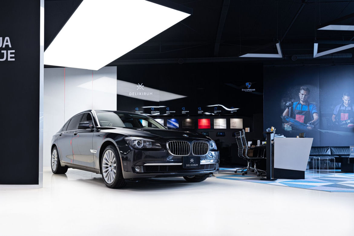 Robert Burneika jeździ wycackanym BMW 750Li