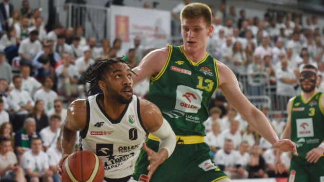 Orlen Basket Liga. Koszykarska Legia przegrała 74:77 z Zastalem Zielona Góra w pierwszym meczu finałowym