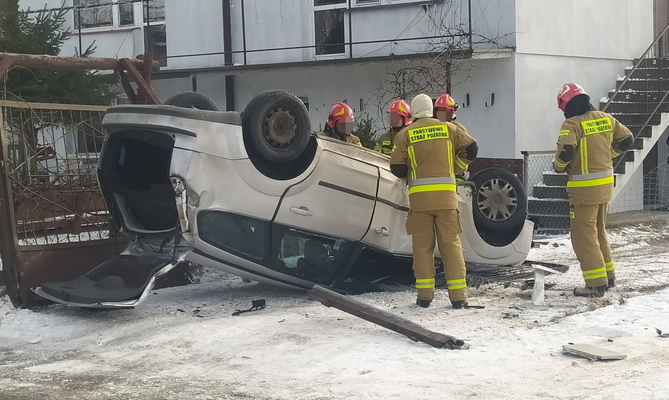 Skasowała auto, zadrapała się tylko w palec