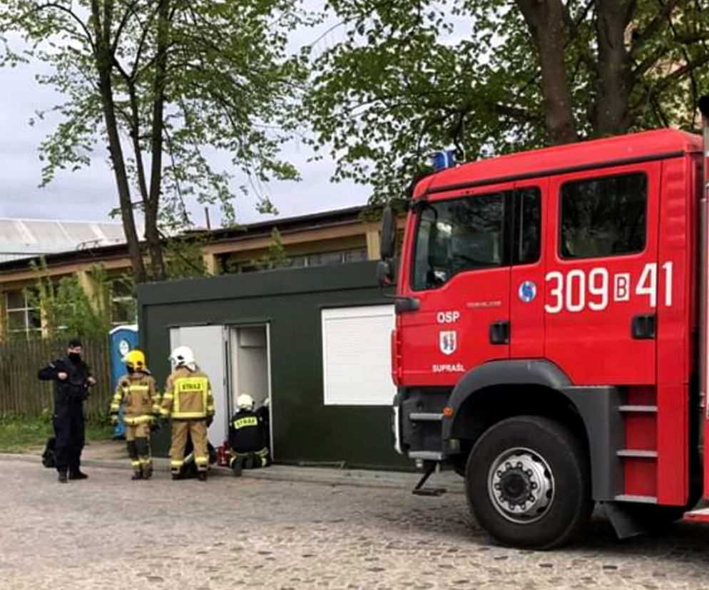 Mężczyzna zatrzaśnięty w WC przez godzinę nie dawał znaku życia