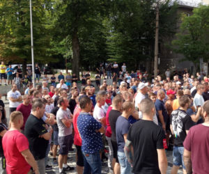Górniczy protest przed siedzibą PGG. Chcemy podwyżek! [ZDJĘCIA]