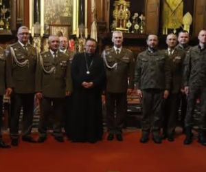 Kard. Ryś w święto Małopolskiej Brygady Obrony Terytorialnej: żeby być żołnierzem trzeba kochać ludzi 