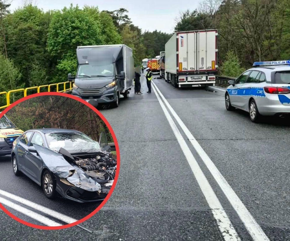 Groźny karambol na drodze śmierci. Zderzyły się cztery pojazdy, są ranni