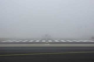 Paraliż lotniska w Krakowie. Pasażerowie wylądują nawet 300 km dalej