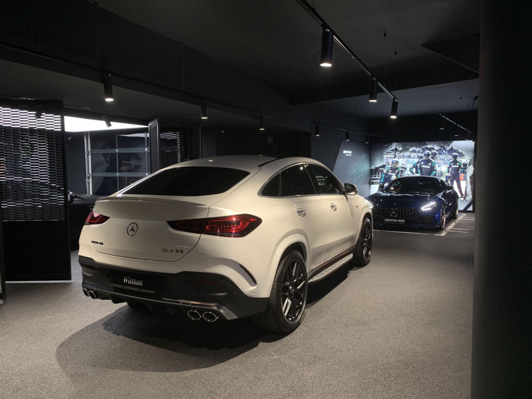 Premiery AMG w AMG Brand Center