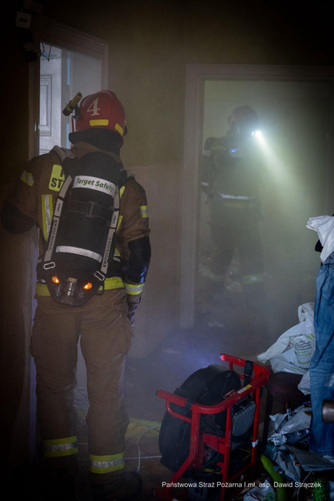 Pożar mieszkania w kamienicy w Rudzie Śląskiej