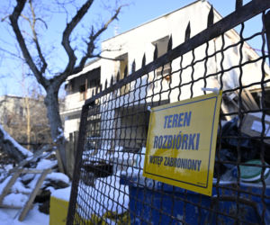 Kaczyńskiego nie ma w domu, a sąsiedzi rozwalają ściany