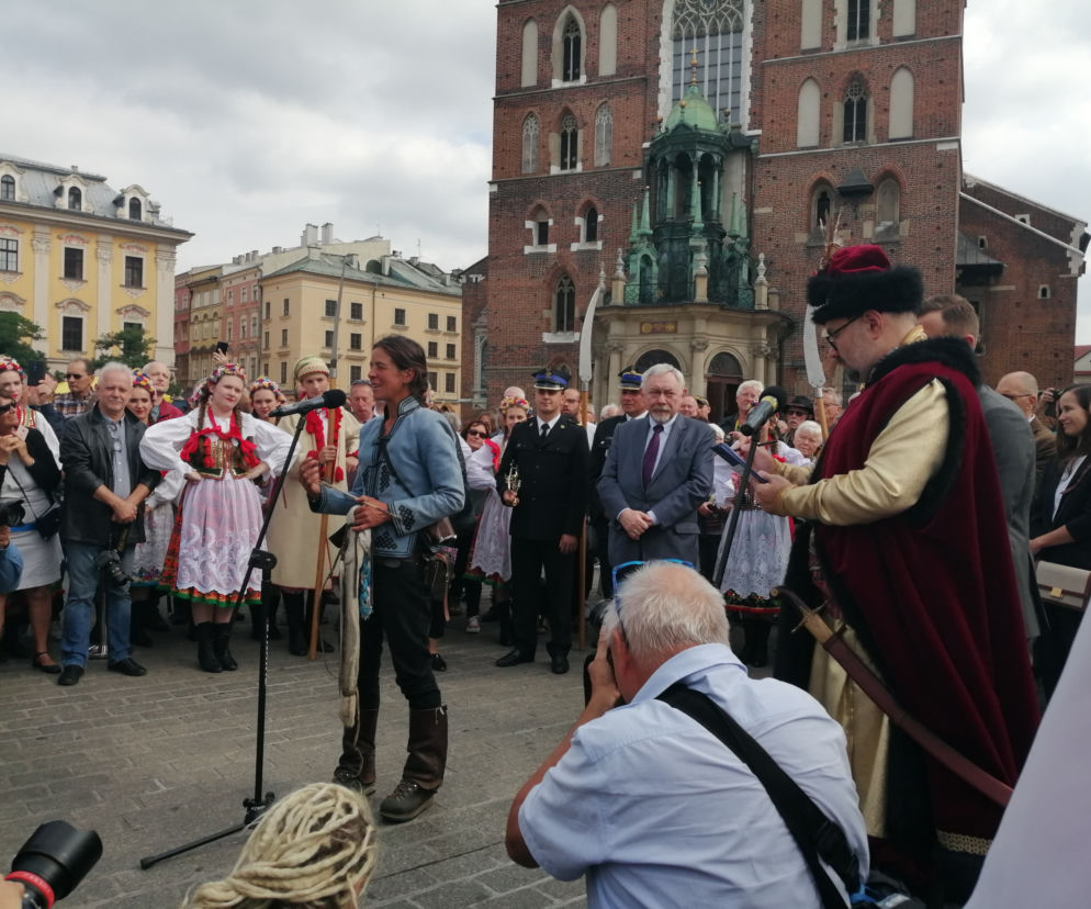 Mongolska strzała pokoju trafiła do Krakowa.