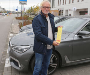 Haracz na parkingu pod sklepem