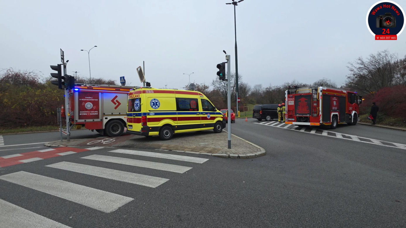 Wypadek karawanu wiozącego trumnę z ciałem. Szok w Warszawie