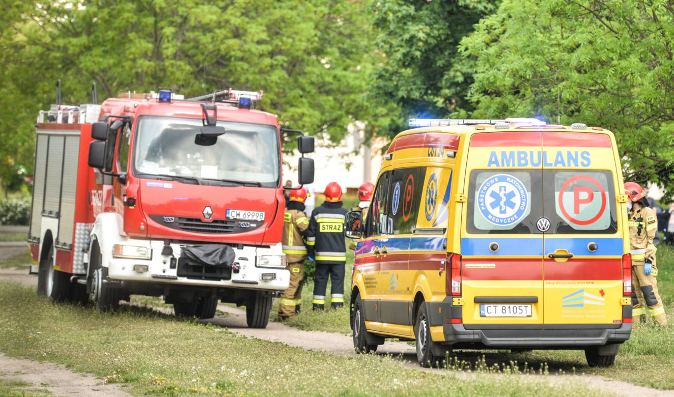 Dziewczynka wypadła z balkonu we Włocławku. Ojciec miał 1,7 promila