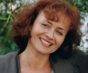 Pamiętacie jej debiut w Czterdziestolatku? Tak przez dekady zmieniała się Joanna Szczepkowska