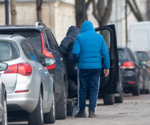 Ewa Bem z mężem na spacerze