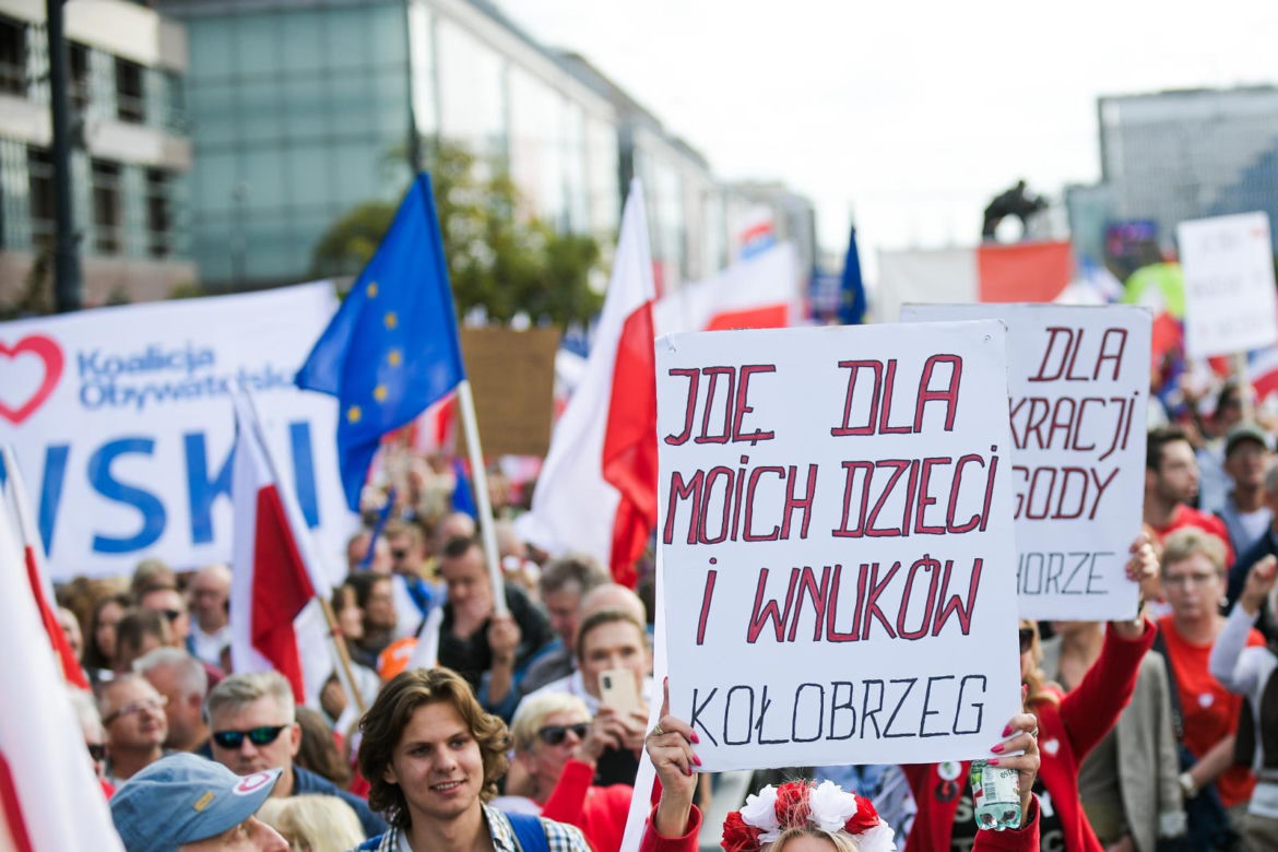 Ruszył Marsz Miliona Serc! Ogromne tłumy Polaków na ulicach Warszawy [ZDJĘCIA]