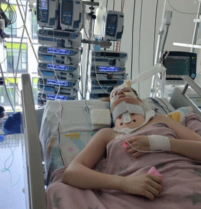 Koń zrujnował życie 16-letniej Klaudii. Mama: "Cudem udało się ją uratować"