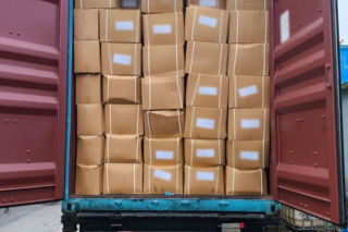 Gigantyczny cios w mafię tytoniową! CBŚP przejęło blisko 63 tony nielegalnego towaru